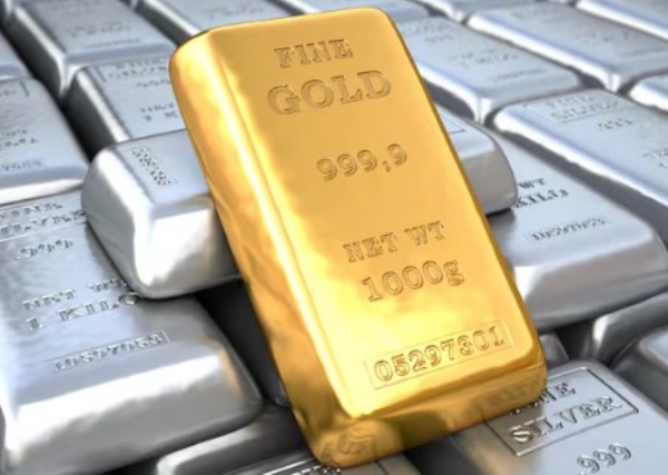 Gold is cheaper in the bullion market, silver prices also decline slightly Gold is cheaper in the bullion market, silver prices also decline slightly