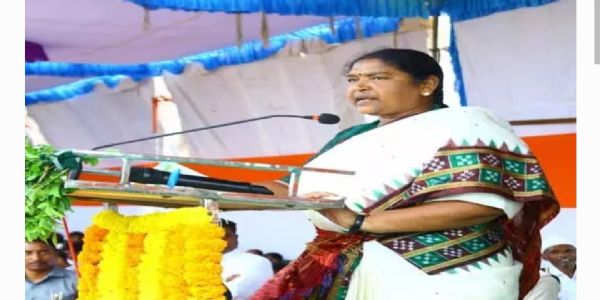 మహానుభావుల ప్రాణ త్యాగాలను స్మరించుకోవడం మన బాధ్యత: మంత్రి సీతక్క