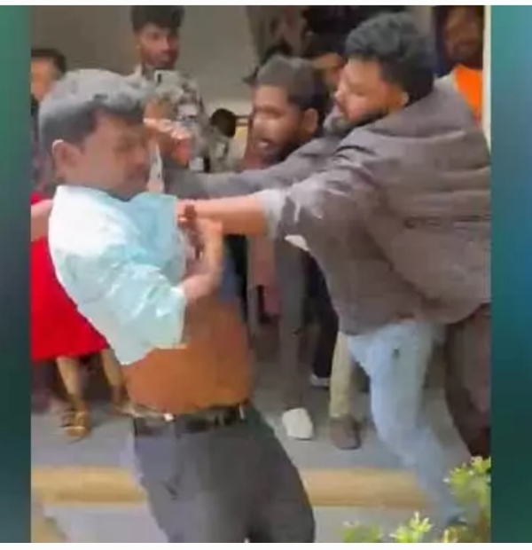 లెక్చరర్