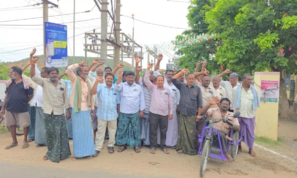 సంగం సబ్స్టేషన్ వద్ద విద్యుత్ కోతలపై రైతుల ఆందోళన!