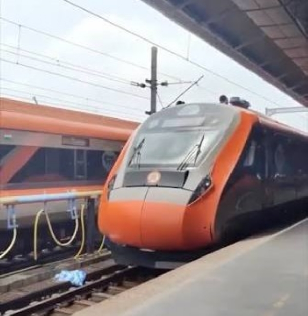 beating heart was transported from Surat to Ahmedabad in the Vande Bharat train.