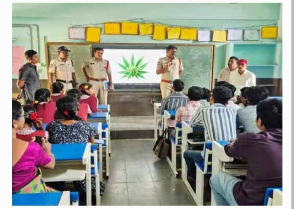Police Police