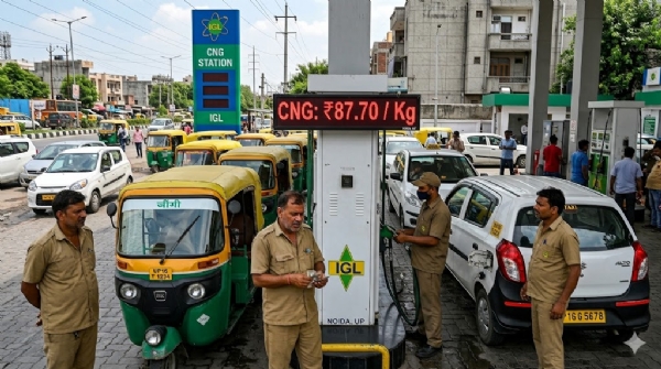 CNG price in Delhi once again increased by Rs 1 per kg and now Rs 80.09 per kg CNG price in Delhi once again increased by Rs 1 per kg and now Rs 80.09 per kg