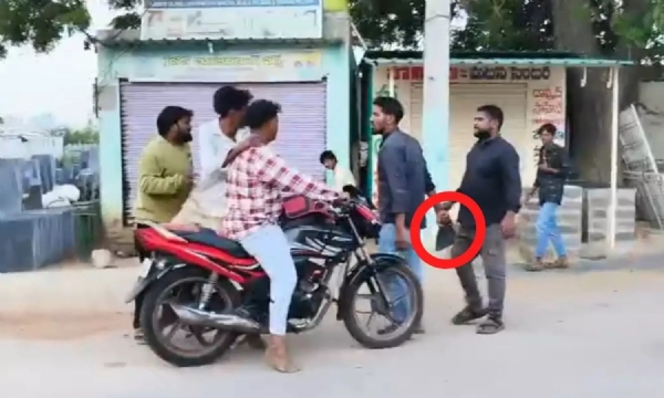 gang-war-and-stone-pelting-between-youth-groups-in-dhone- gang-war-and-stone-pelting-between-youth-groups-in-dhone-