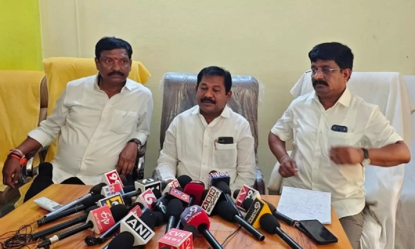 కృష్ణా జలాలను అడ్డుకోవడమే వైసీపీ లక్ష్యమా?: మంత్రి డోలా కృష్ణా జలాలను అడ్డుకోవడమే వైసీపీ లక్ష్యమా?: మంత్రి డోలా