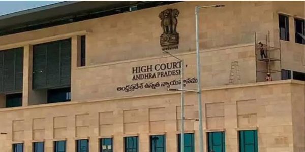 ఆ ఉద్యోగులకు  బెనిఫిట్స్ తెలంగాణ హౌసింగ్ బోర్డు చెల్లించాలి