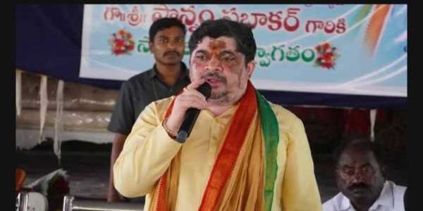 ప్రజలే స్వచ్ఛందంగా ఉత్సవాలు జరుపుకోవాలి: పొన్నం ప్రభాకర్