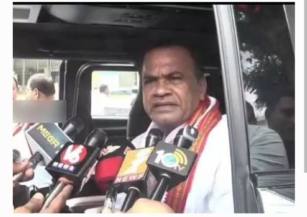 మంత్రి కోమటిరెడ్డి మంత్రి కోమటిరెడ్డి