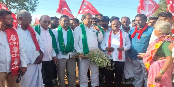 కరువును జాతీయ విపత్తుగా ప్రకటించాలి: సీపీఐ రామకృష్ణ