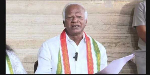 కాళేశ్వరంలో కుట్ర జరిగితే అప్పుడెందుకు కేసు పెట్టలేదు: కడియం శ్రీహరి