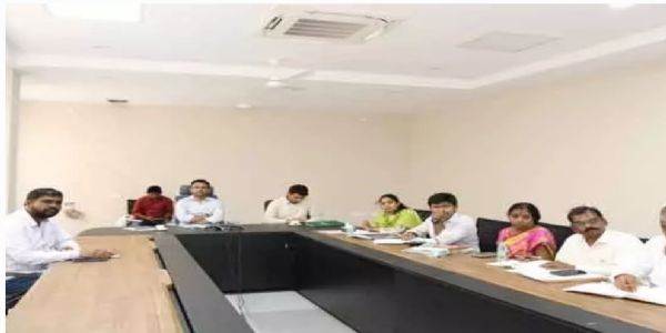 భూసేకరణ పనులు వేగవంతం చేయాలి : మంత్రి ఉత్తమ్