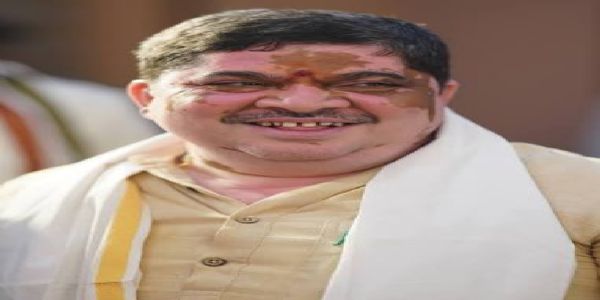 మషీరాబాద్లో ఇందిరా మహిళా శక్తి క్యాంటీన్ను ప్రారంభించిన మంత్రి పొన్నం ప్రభాకర్