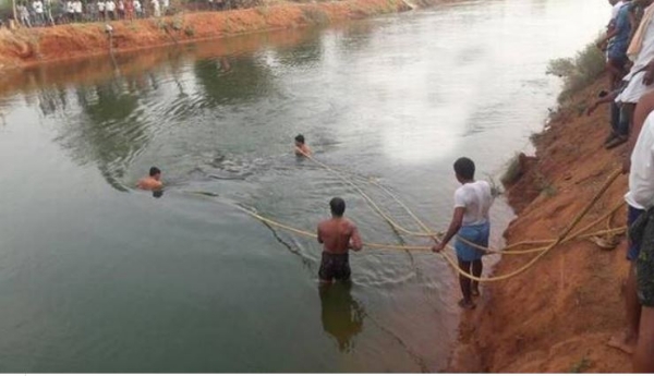 /two-young-men-missing-in-amrp-canal-near-ghanapuram-nalgon