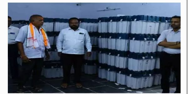 ఈవీఎంల భద్రతపై అలసత్వం వహించరాదు : ములుగు జిల్లా కలెక్టర్