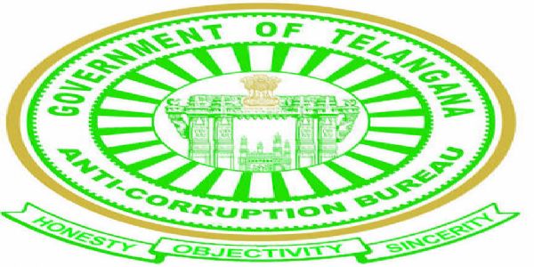 సూర్యాపేట టౌన్ ప్లానింగ్ ఆఫీసర్ నివాసంలో ఏసీబీ దాడులు