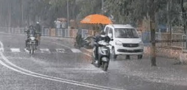 Rain showers in Rajula, Amreli,35 percent rainfall deficit in Saurashtra-Kutch Rain showers in Rajula, Amreli,35 percent rainfall deficit in Saurashtra-Kutch