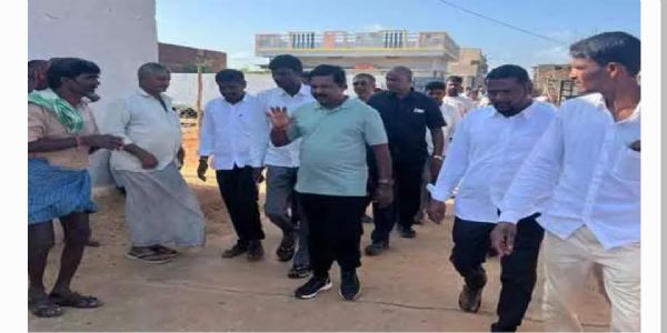 ప్రజల సమస్యలపై ఎమ్మెల్యే వంశీకృష్ణ  ఆరా