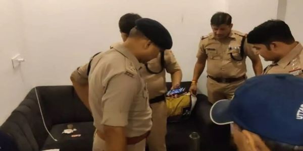 మదనపల్లెలో ‘లేడీ డాన్’ ఇంట్లో పోలీసుల  సోదాలు