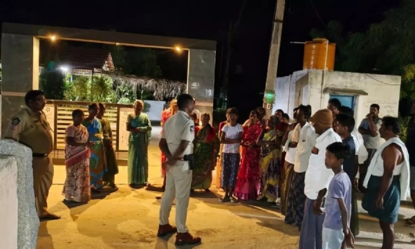 annamayya-sp-dhiraj-kunubilli-village-night-halt-safety-drive-181