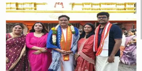 కొండగట్టు అంజన్న ఆలయాని దర్శించిన హైడ్రా కమిషనర్